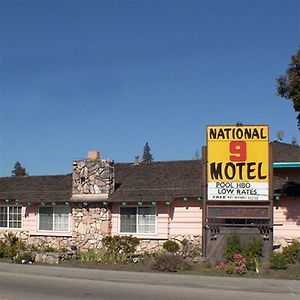 National 9 Motel